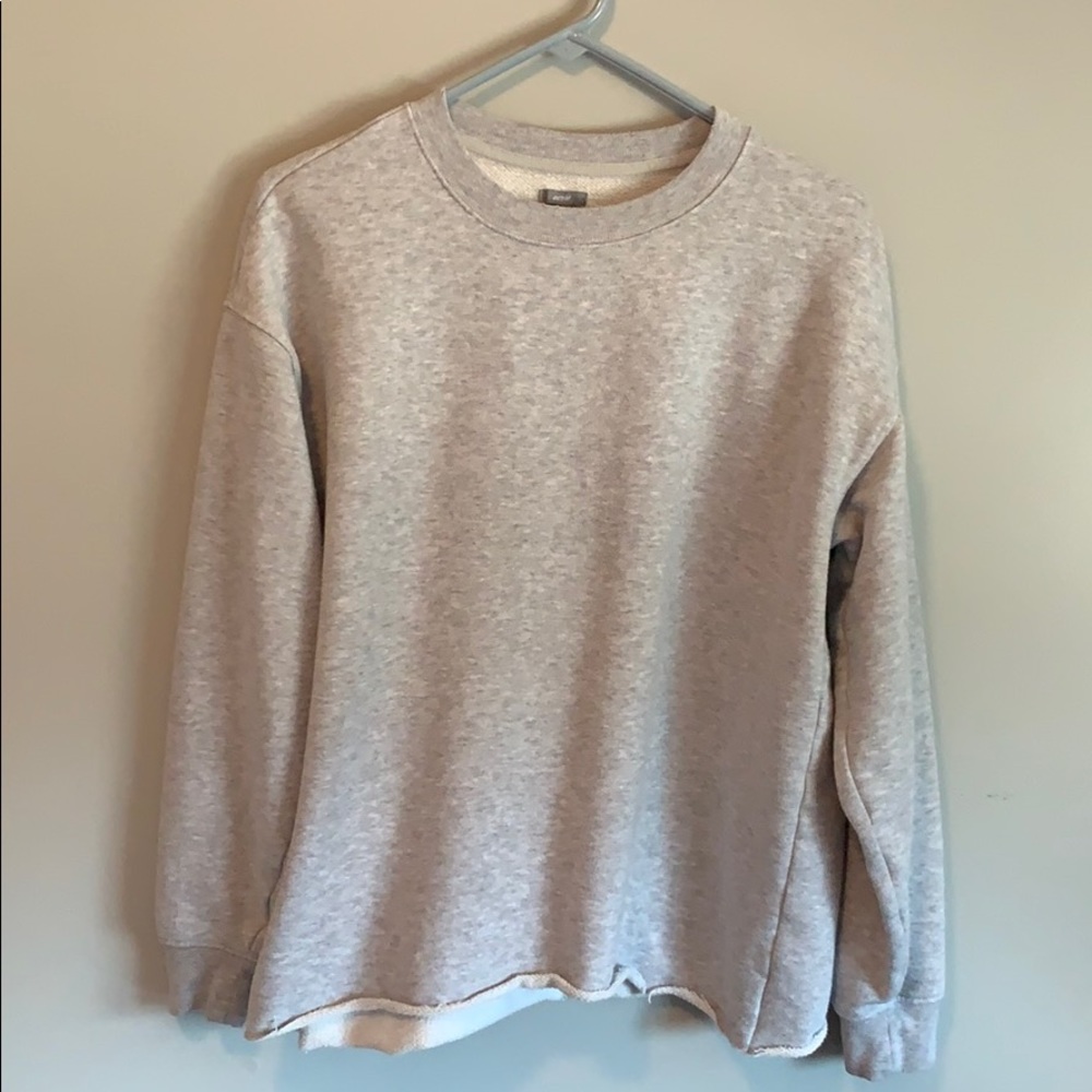 Grey sweatshirt